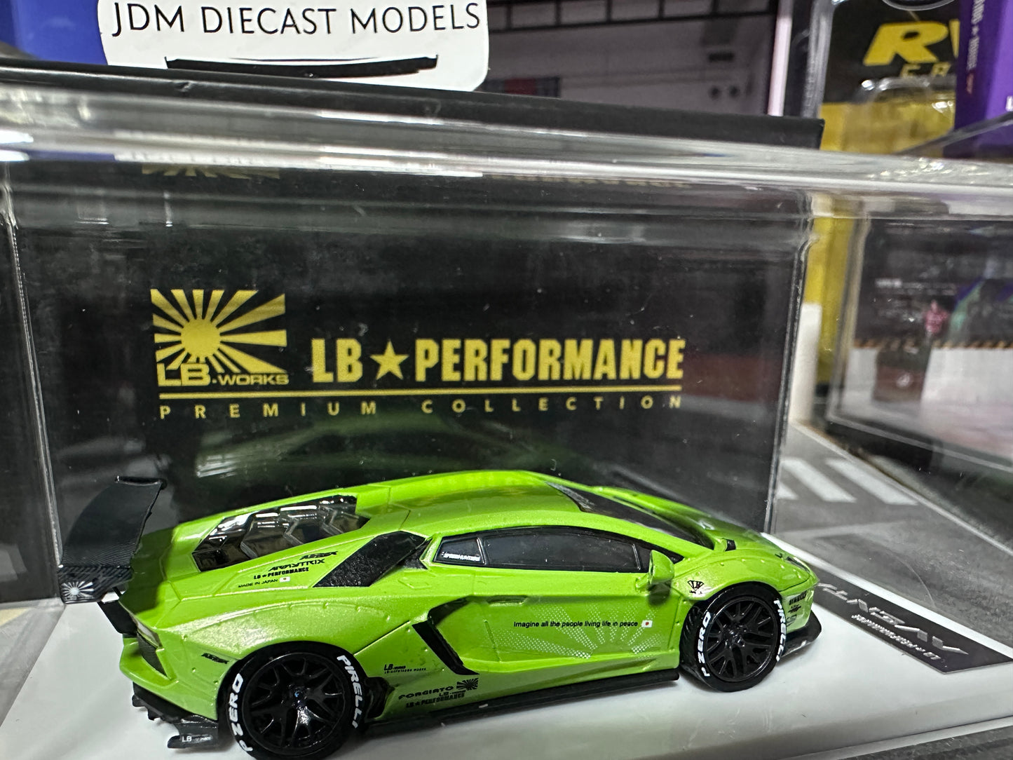 LB PERFORMANCE 1:64 LIBERTY WALK LB-WORKS Aventador LP700 Apple Green Resin
