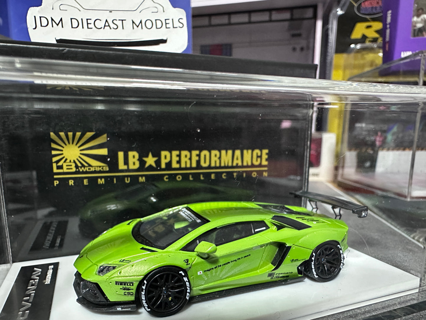 LB PERFORMANCE 1:64 LIBERTY WALK LB-WORKS Aventador LP700 Apple Green Resin