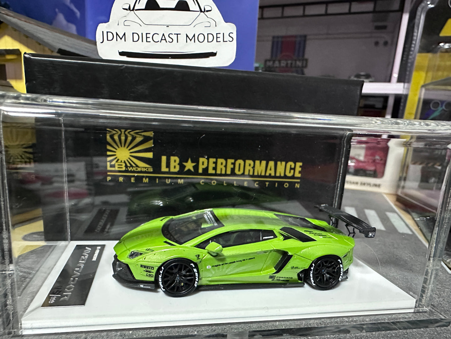 LB PERFORMANCE 1:64 LIBERTY WALK LB-WORKS Aventador LP700 Apple Green Resin