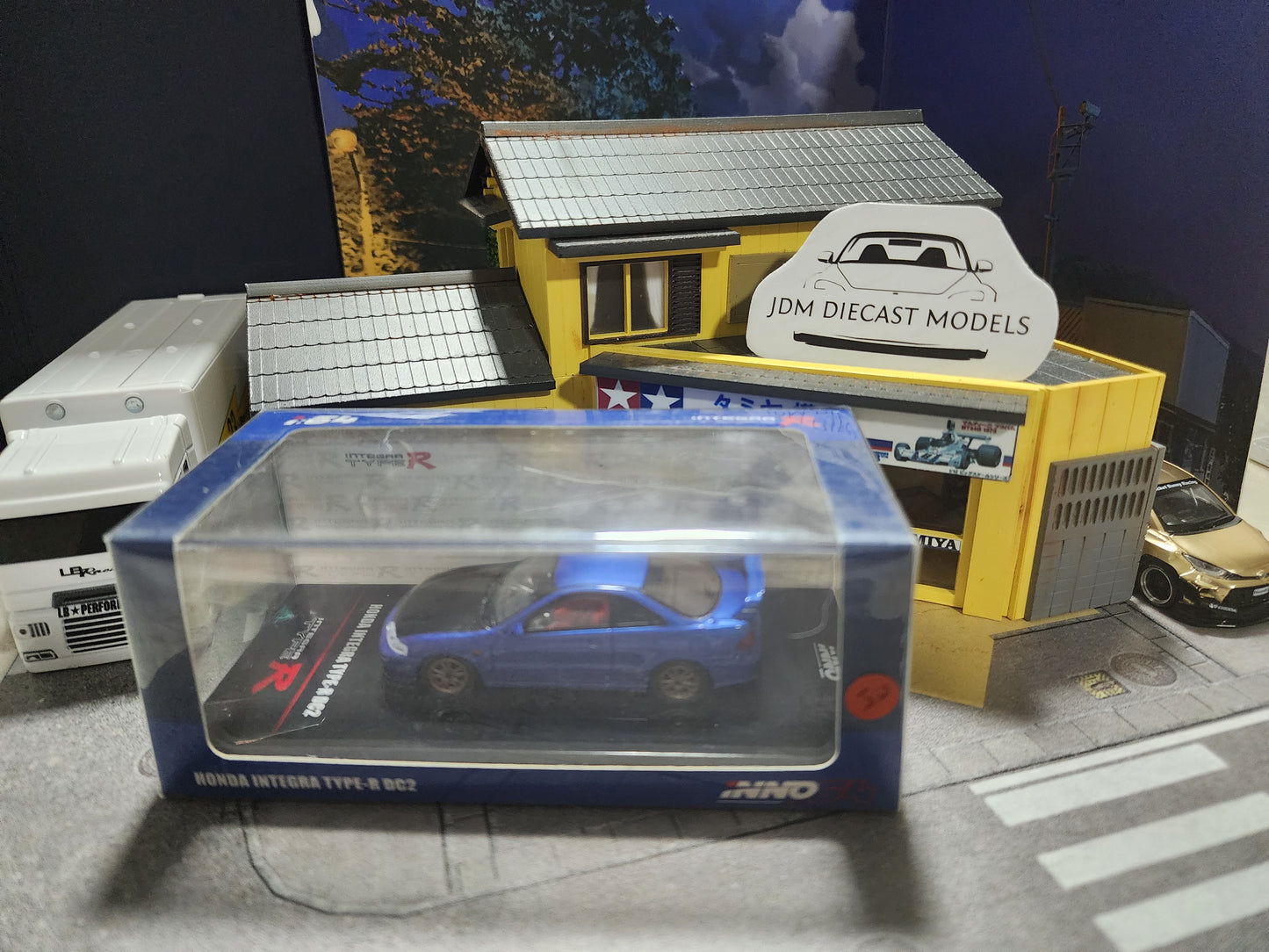 Inno64 Honda Integra Type-R DC2 Blue with Extra Wheels and Decals IN64-DC2-BLU