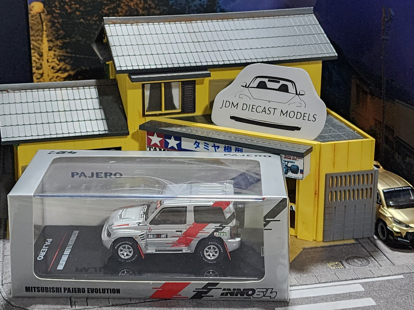 Inno64 Mitsubishi Pajero Evolution Ralliart Silver IN64-EVOP-RASIL
