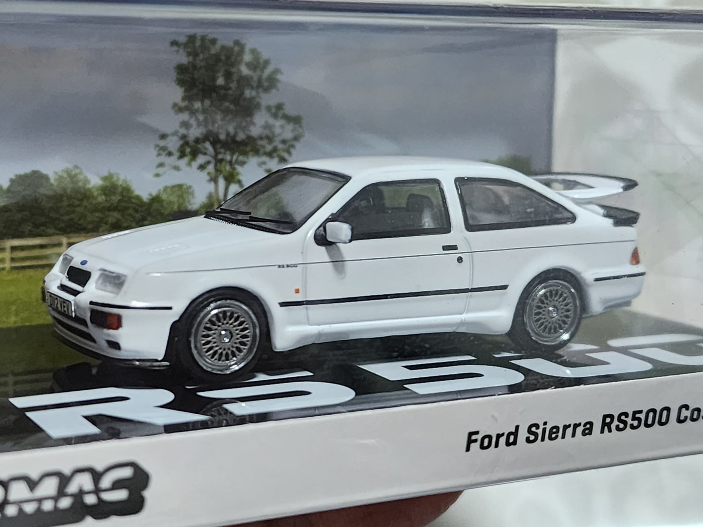 Tarmac Works Ford Sierra RS500 Cosworth White