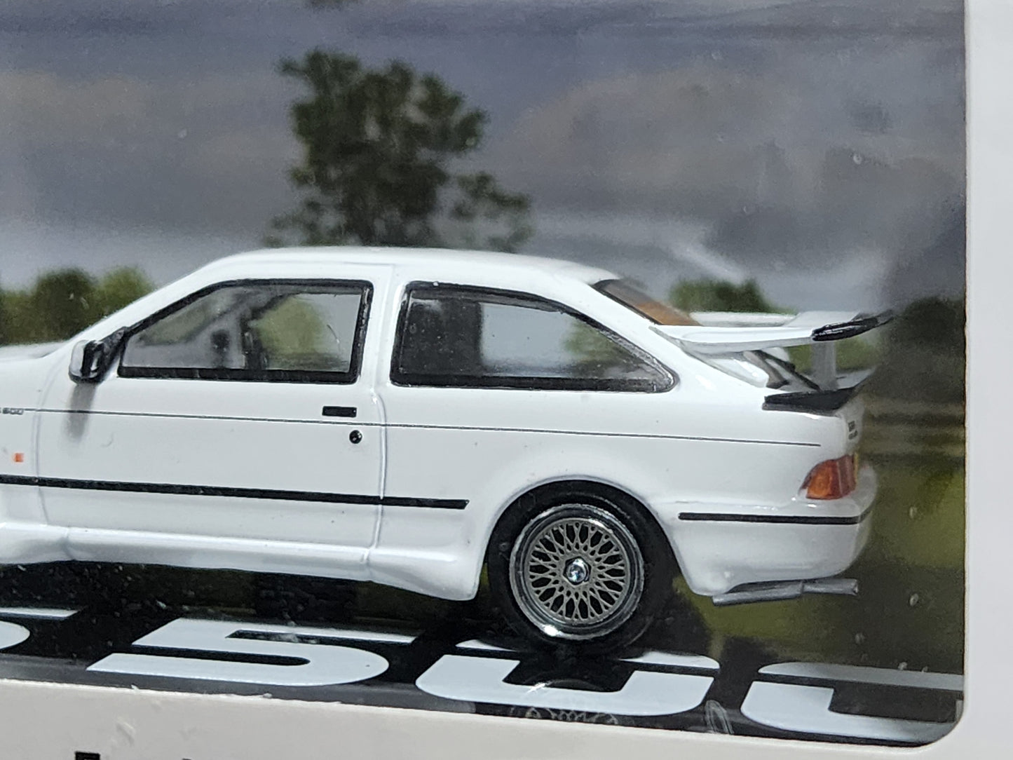Tarmac Works Ford Sierra RS500 Cosworth White