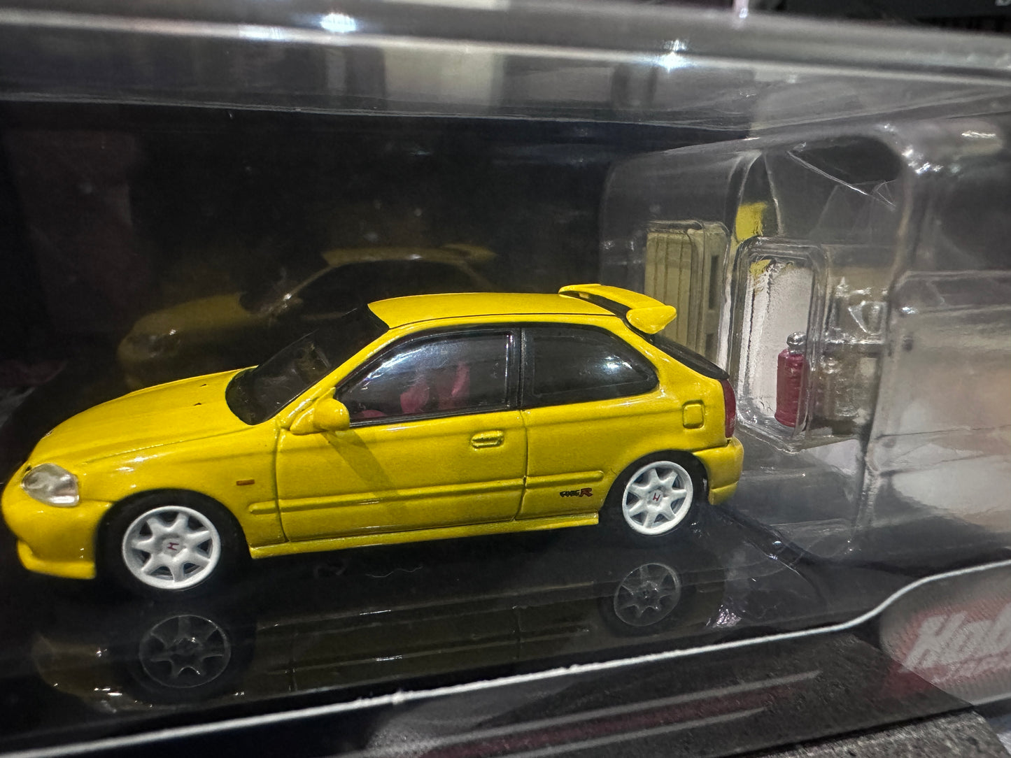 Hobby Japan Honda Civic Type R EK9 with Engine Display Model Sunlight Yellow HJ642016Y