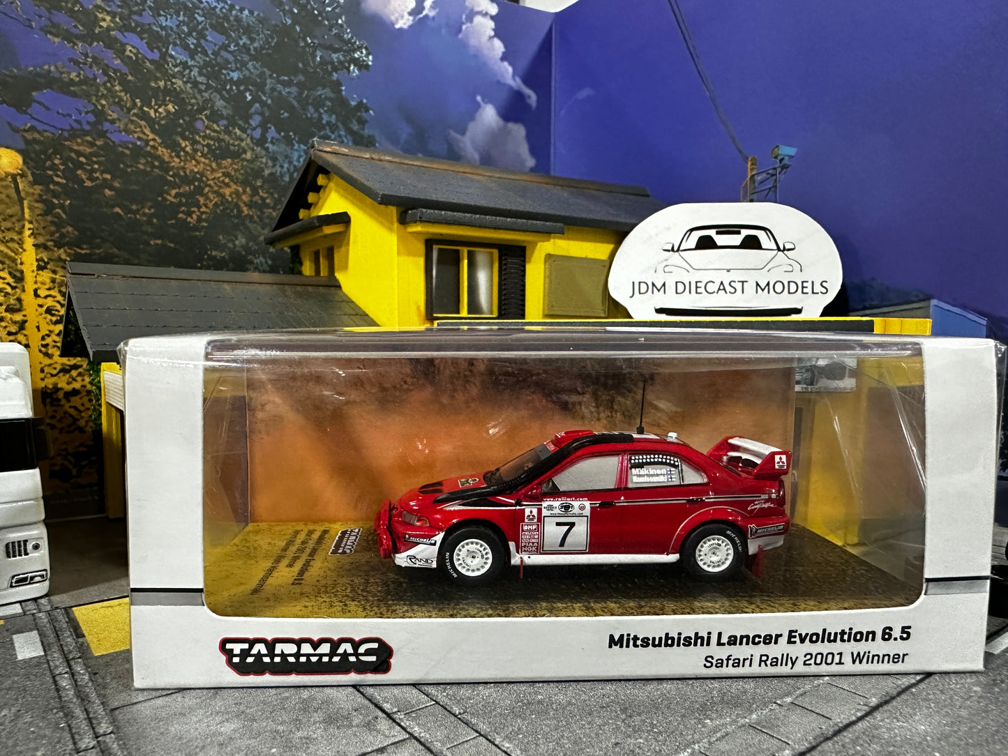 Tarmac Works Mitsubishi Lancer Evolution 6.5 Safari Rally 2001 Winner Tommi Makinen / Risto Mannisenmaki T64-021-01SAF