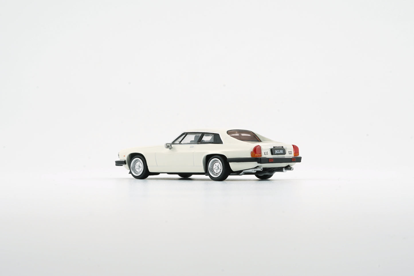 BM Creations Jaguar XJ-S V12 Glacier White 64B0160