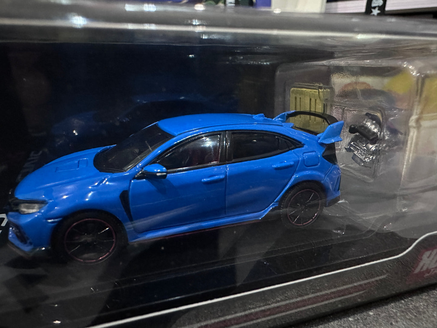 Hobby Japan Honda CIVIC TYPE R FK8 2020 with Engine Display Model Racing Blue HJ642055ABL