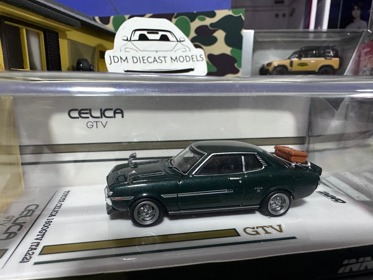 Inno64 Toyota Celica 1600GT TA22 Green with luggage