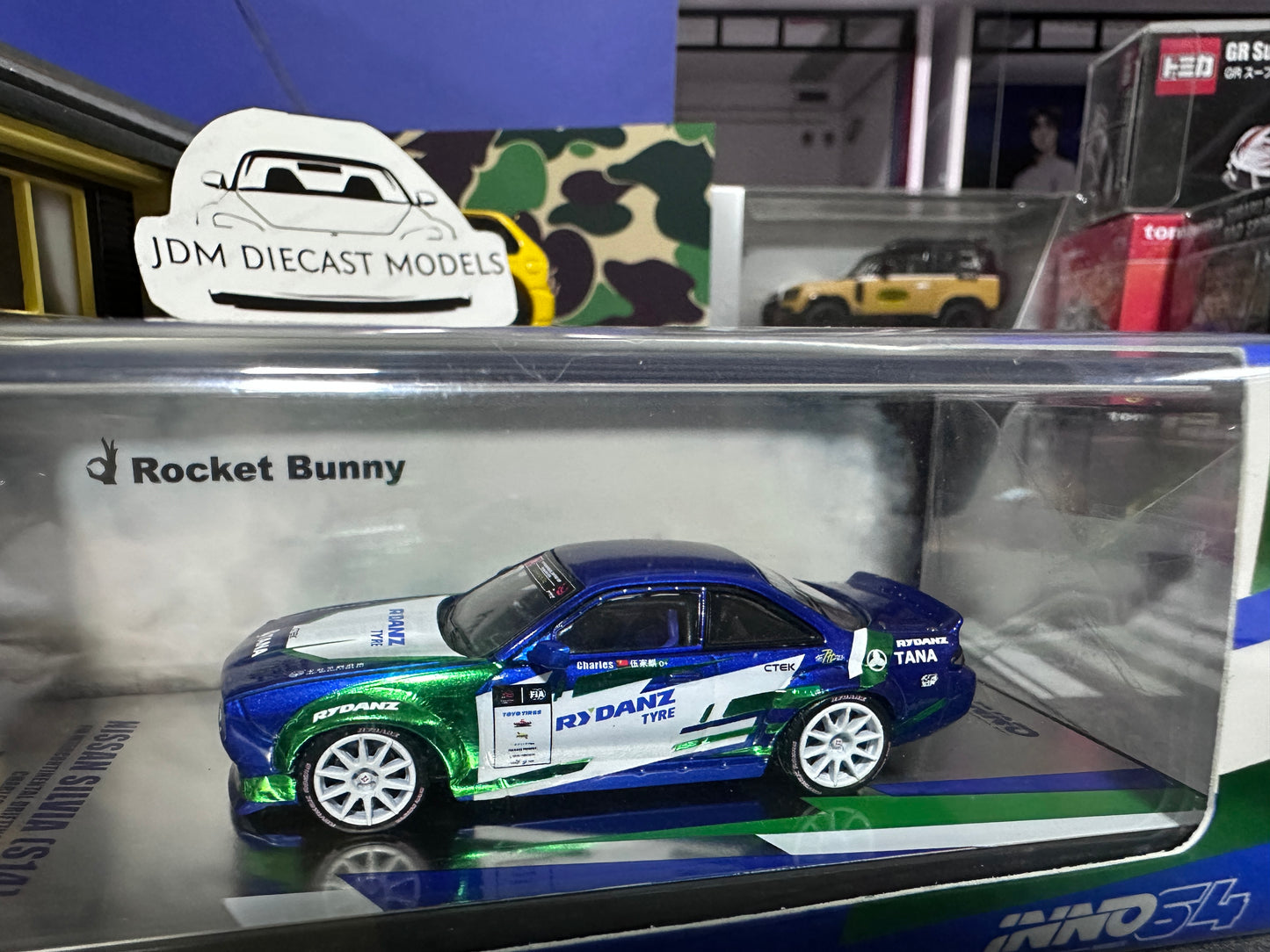 Inno64 1/64 NISSAN SILVIA (S14) BOSS "ROCKET BUNNY" 2019 FIA INTERCONTINENTAL DRIFT CUP CHARLES NG