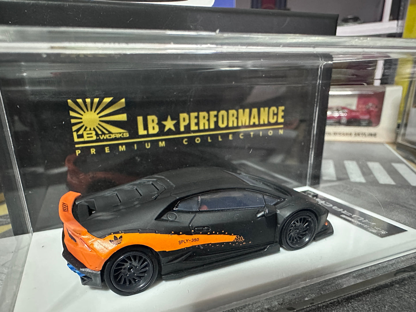 LB PERFORMANCE 1:64 LIBERTY WALK LB-WORKS Huracan LP610 Matt Black/ Orange Resin