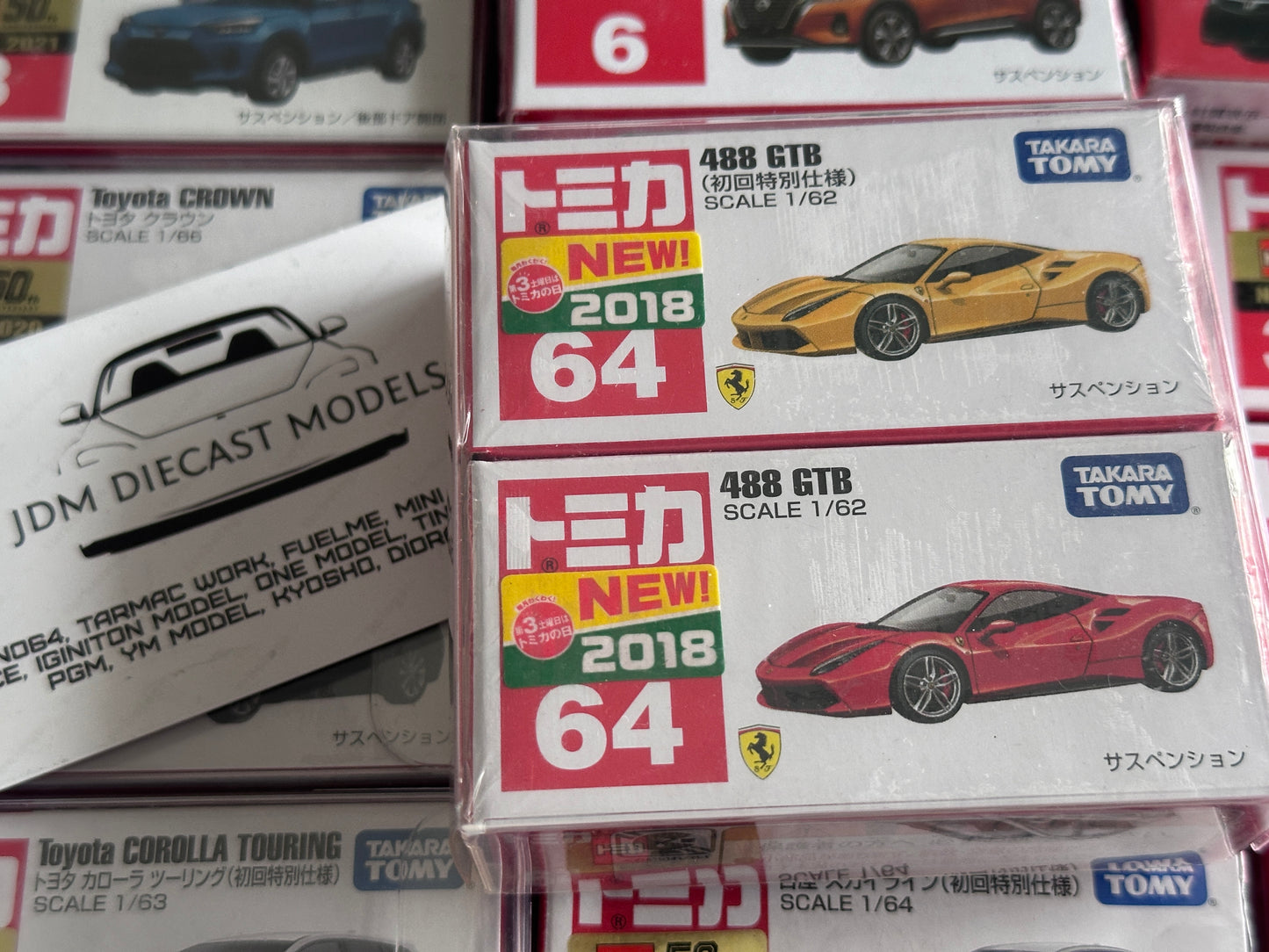 Takara Tomy Tomica No. 64 Ferrari 488 GTB Red & Yellow Set 2018 First Release