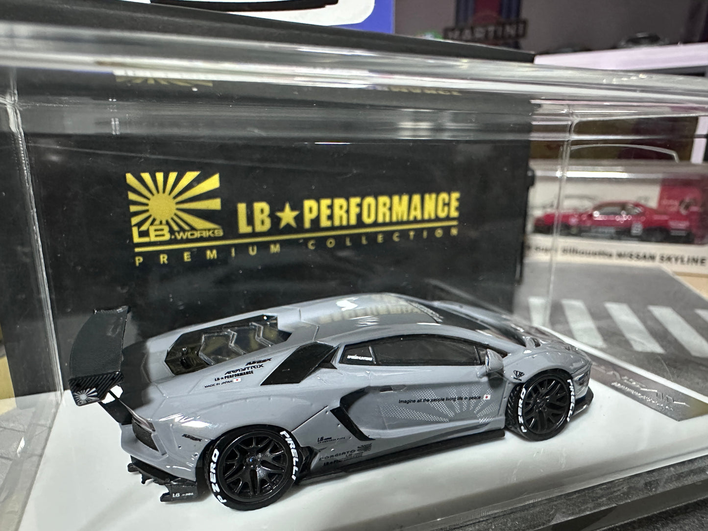 LB PERFORMANCE 1:64 LIBERTY WALK LB-WORKS Aventador LP700 Grey Resin