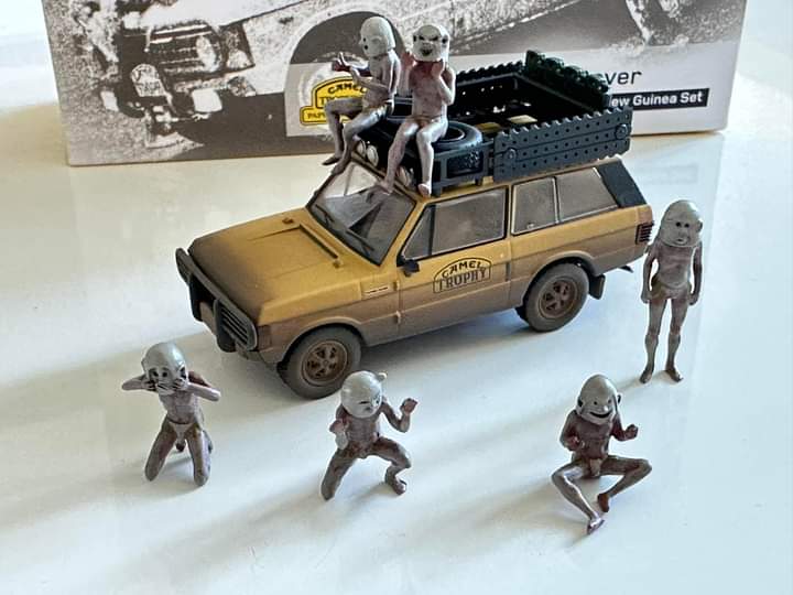 MiniGT Range Rover 1982 Camel Trophy Papua New Guinea Set