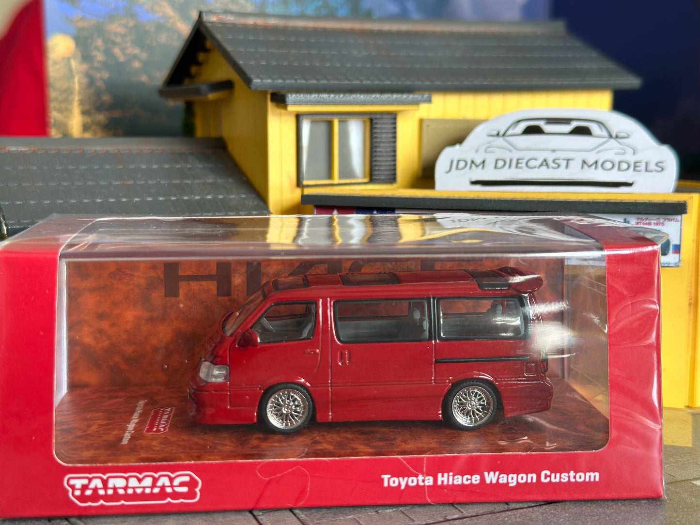 Tarmac Works Toyota Hiace Wagon Custom Red