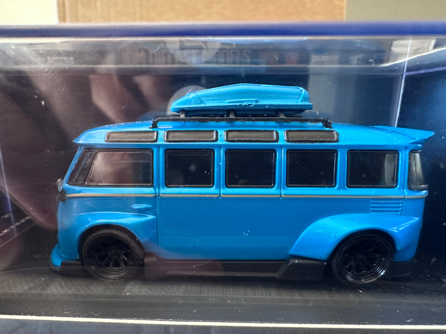 Inspire Model Volkswagen Kombi Camper Van Blue Robert Design-Model