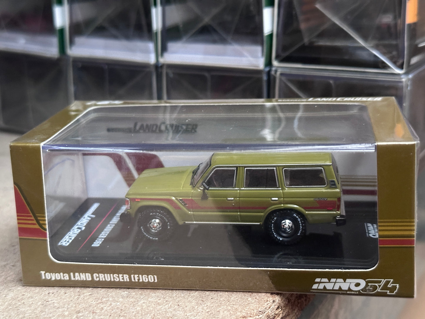 Inno Models Inno64 Toyota Land Cruiser (FJ60) Olive Green