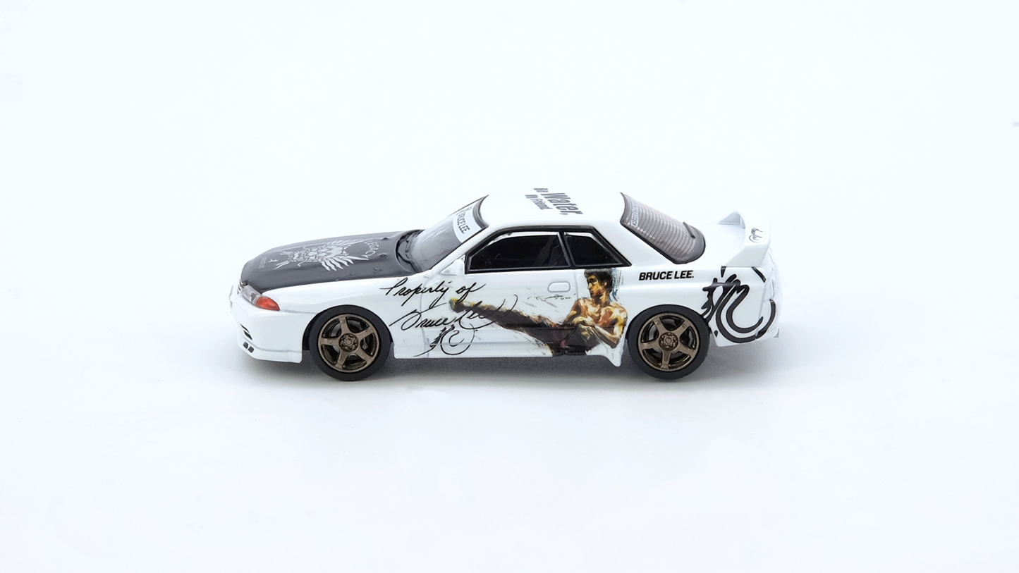 Inno64 NISSAN SKYLINE GT-R (R32) "BRUCE LEE"