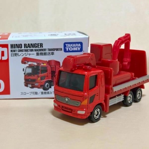 Takara Tomy Tomica No. 30 Hino Ranger Heavy Construction Machinery Transporter