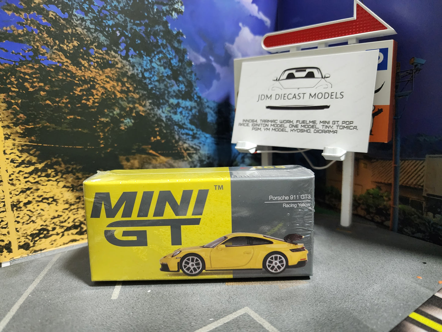 Mini GT Porsche 911 (992) GT3 Racing Yellow