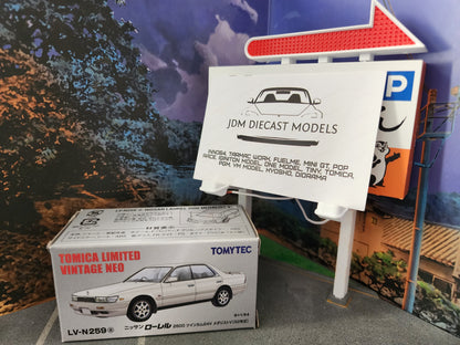 Tomica Limited Vintage Neo LV-N259a Nissan Laurel 2500 Twin Cam 24V Medalist V. 1992 White