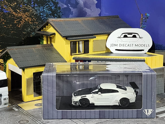 MCE Skyline GT-R R35 White with Carbon Bonnet Resin
