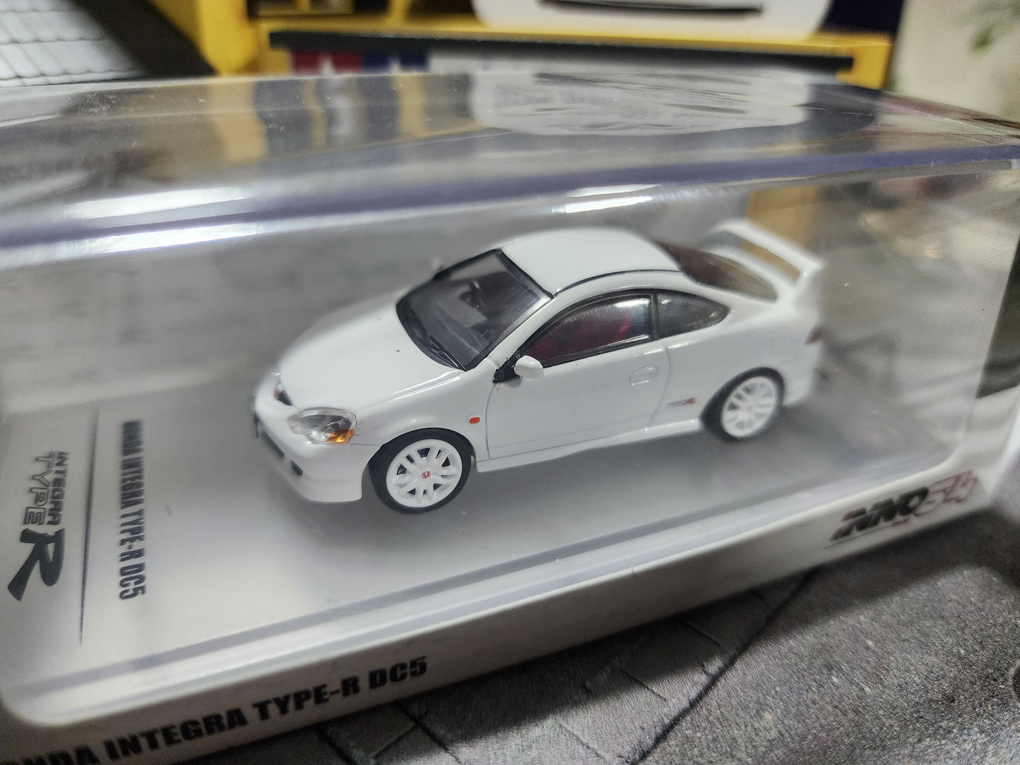 Inno64 Honda Integra Type-R DC5 in rare White UK Shipping