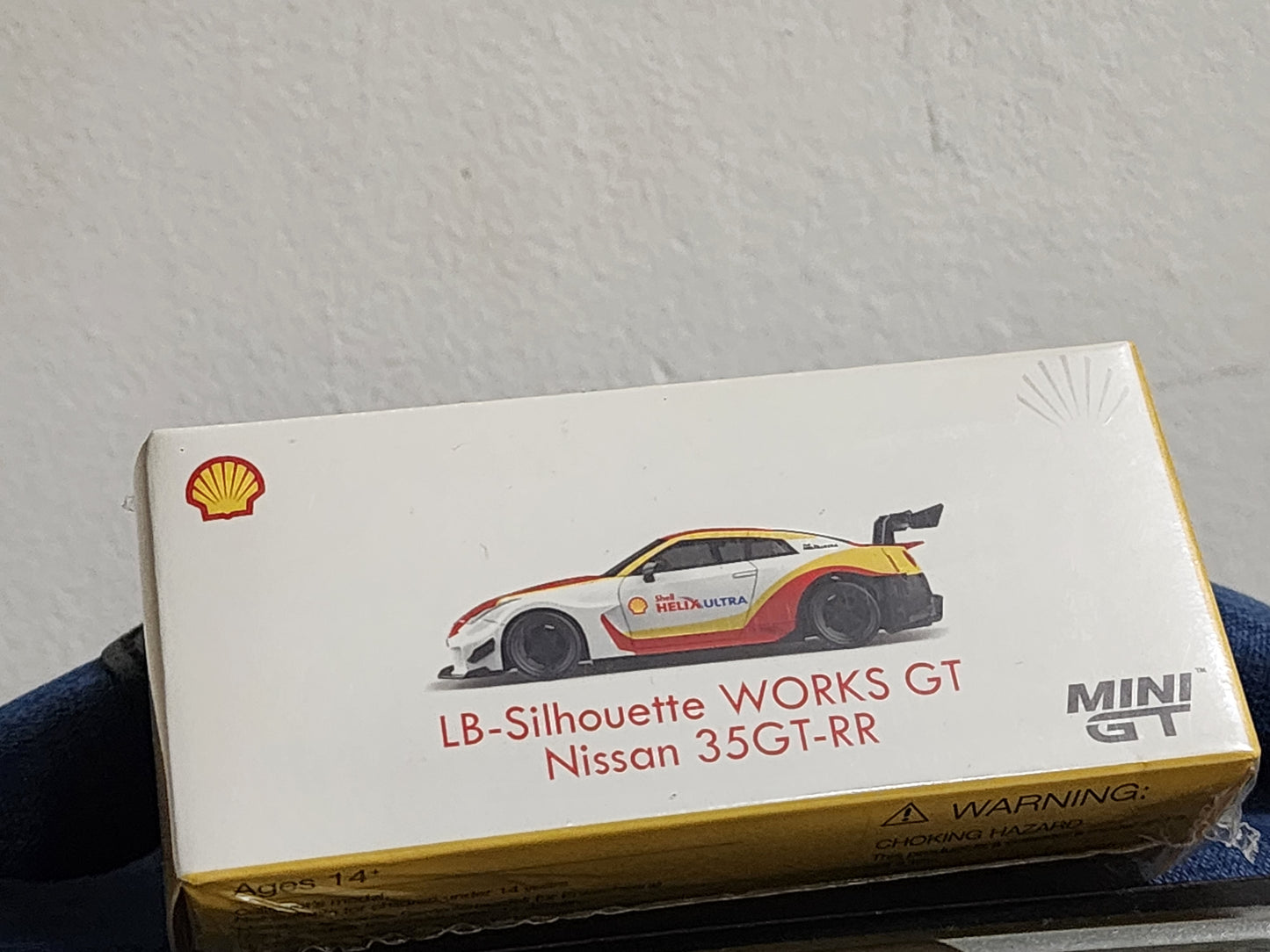 MiniGT LB Silhouette Works GT Nissan 35GT-RR Shell Exclusive MGT00262 Hong Kong Special VHTF