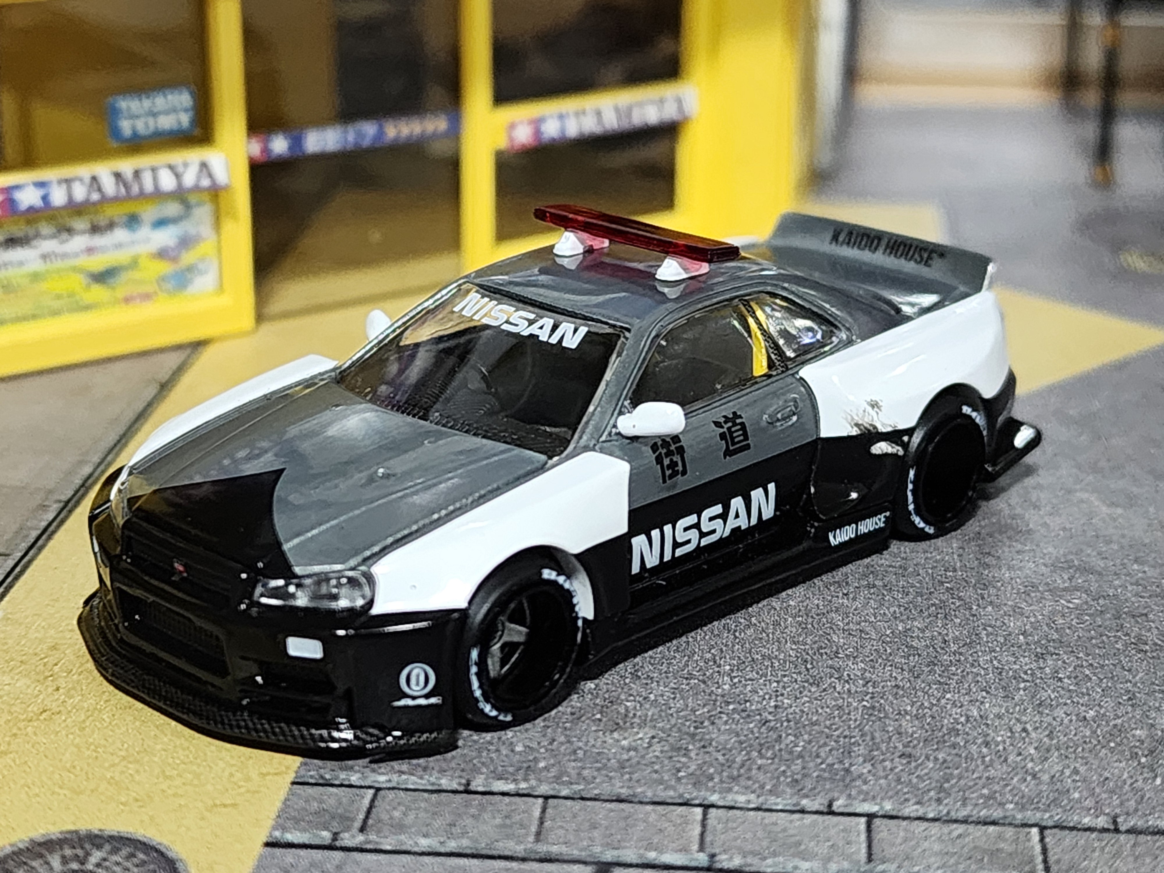 MiniGT 街道ハウス R34 チェイス Kaido House Chase CHASE! Kaido House x Mini GT 1:64 Nissan Skyline GTR R34