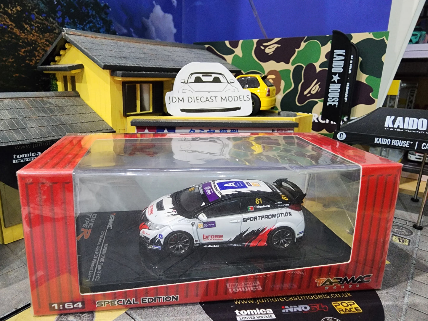 Tarmac Works Honda Civic Type-R FK2 2016 Macau Guia 2.0T Winner Livery 2544pcs