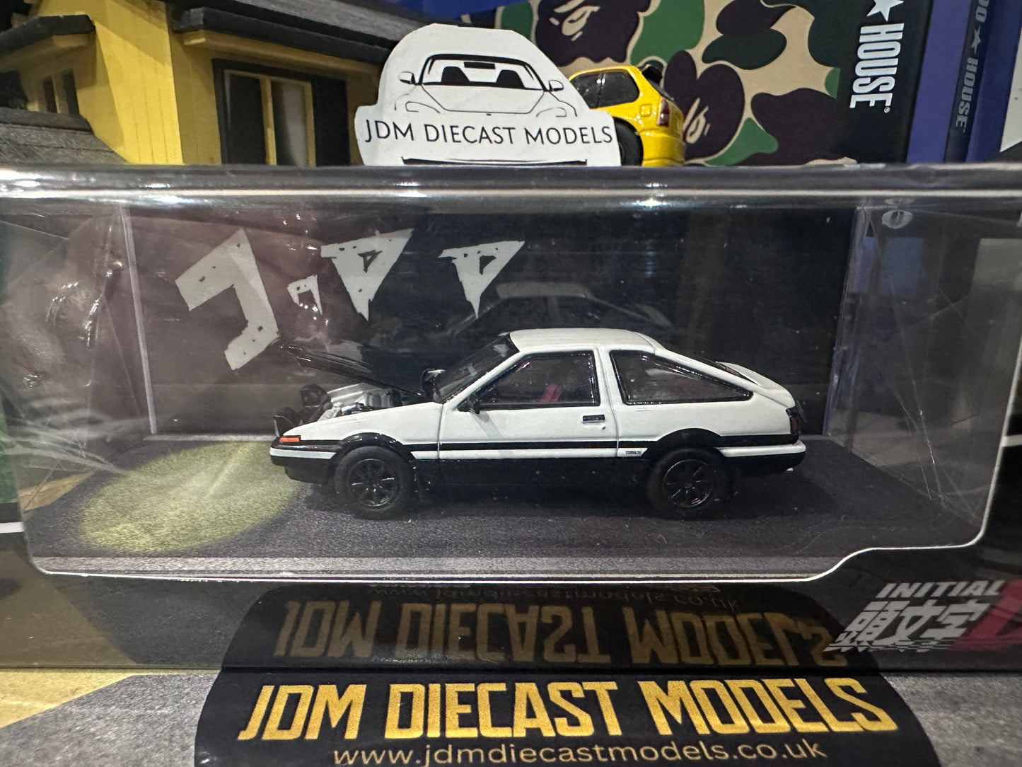 Hobby JAPAN Toyota SPRINTER TRUENO GT APEX (AE86) / INITIAL D Engine Mounted Model VS Tomoyuki Tachi HJ641052DD