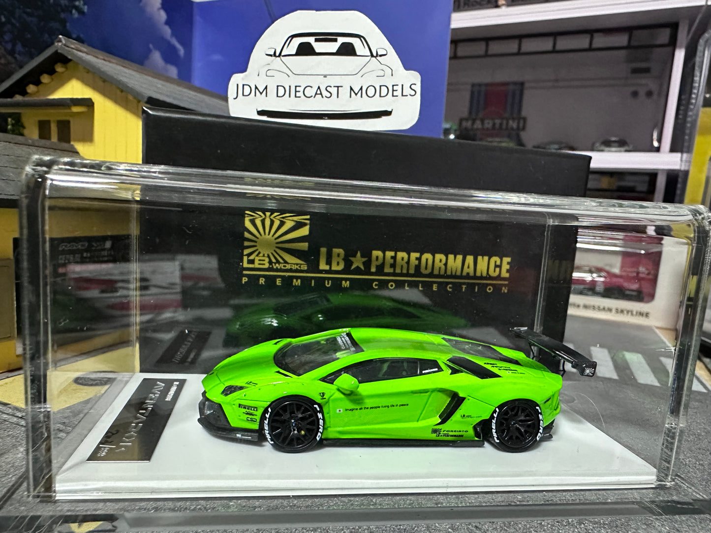 LB PERFORMANCE 1:64 LIBERTY WALK LB-WORKS Aventador LP700 Green Resin