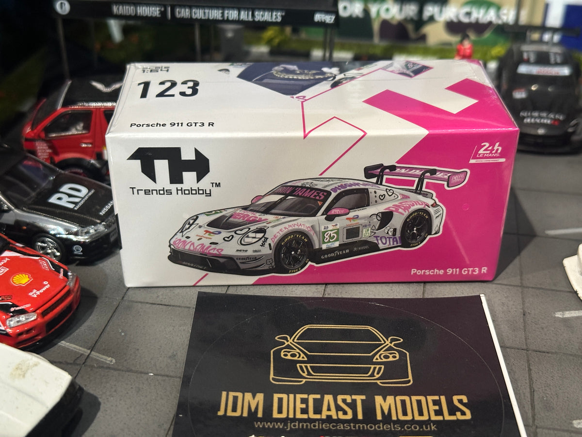 Trends Hobby Porsche 911 GT3 R LeMans 24H LMGT3 2025 Iron Dames #85 241084J