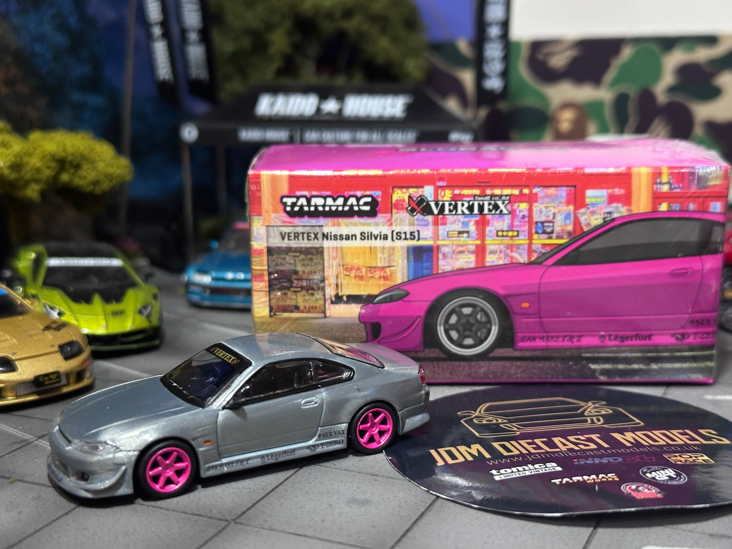 [Chase] Tarmac Works VERTEX Nissan Silvia (S15) Pink T64G-023-PI