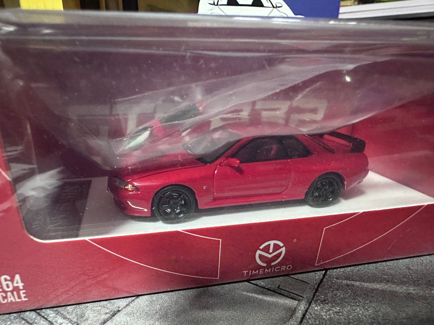 TimeMicro Nissan Skyline GT-R R32 Red with Figure