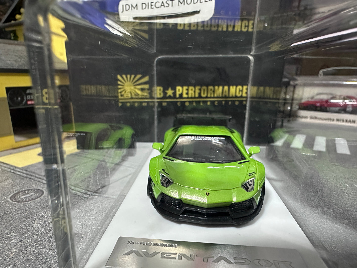 LB PERFORMANCE 1:64 LIBERTY WALK LB-WORKS Aventador LP700 Apple Green Resin