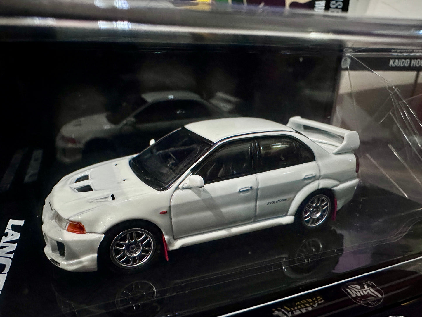 Hobby Japan Mitsubishi Lancer GSR Evolution V CP9A 1998 with Mud Flag Scortia White HJ642032AW