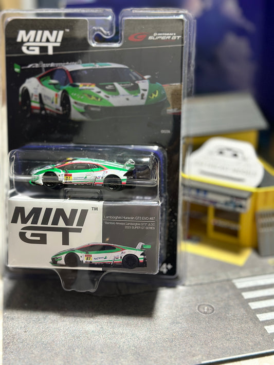 MINIGT LAMBORGHINI HURACAN GT3 EVO #87 “Bamboo Airways Lamborghini GT3” JLOC 2023 SUPER GT SERIES
