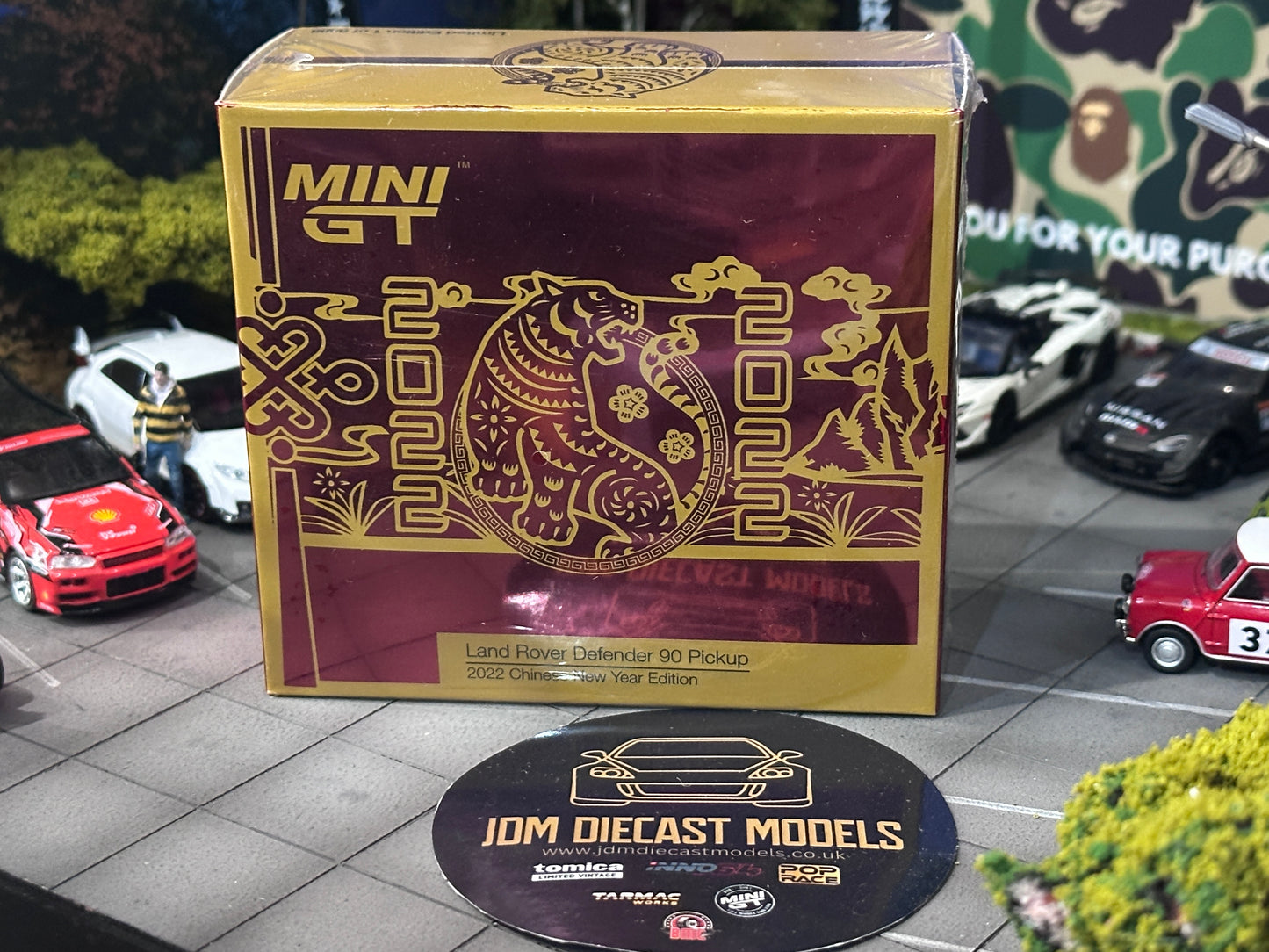 Mini GT Land Rover Defender 90 Pickup 2022 Chinese New Year Hong Kong Exclusive MGT00330-R