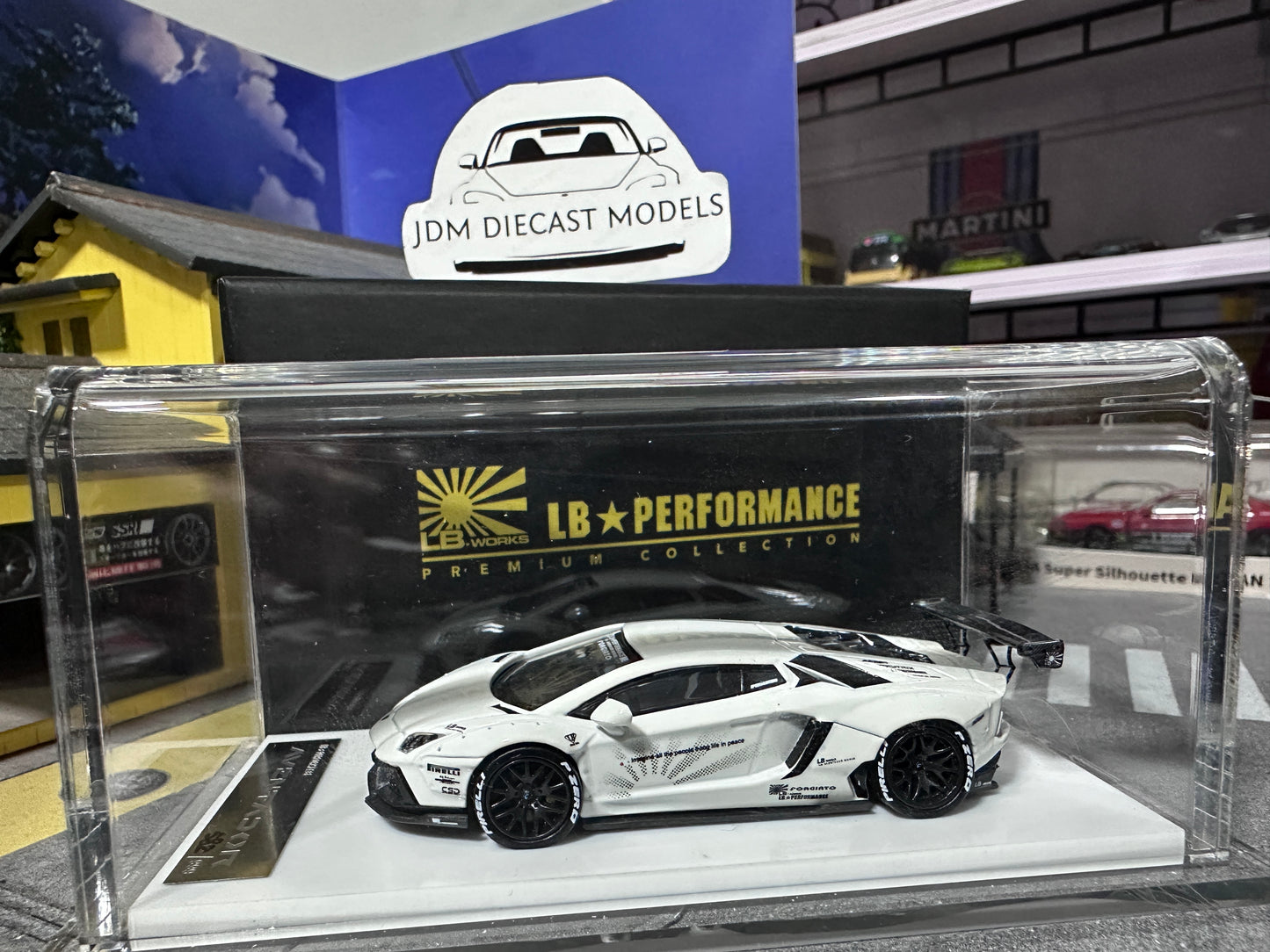 LB PERFORMANCE 1:64 LIBERTY WALK LB-WORKS Aventador LP700 White Resin