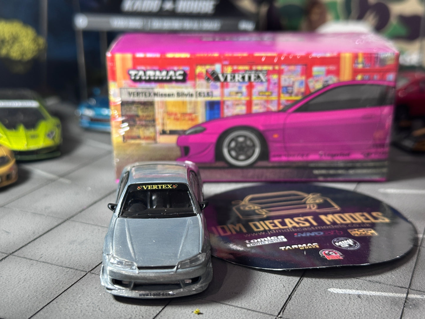 [Chase] Tarmac Works VERTEX Nissan Silvia (S15) Pink T64G-023-PI