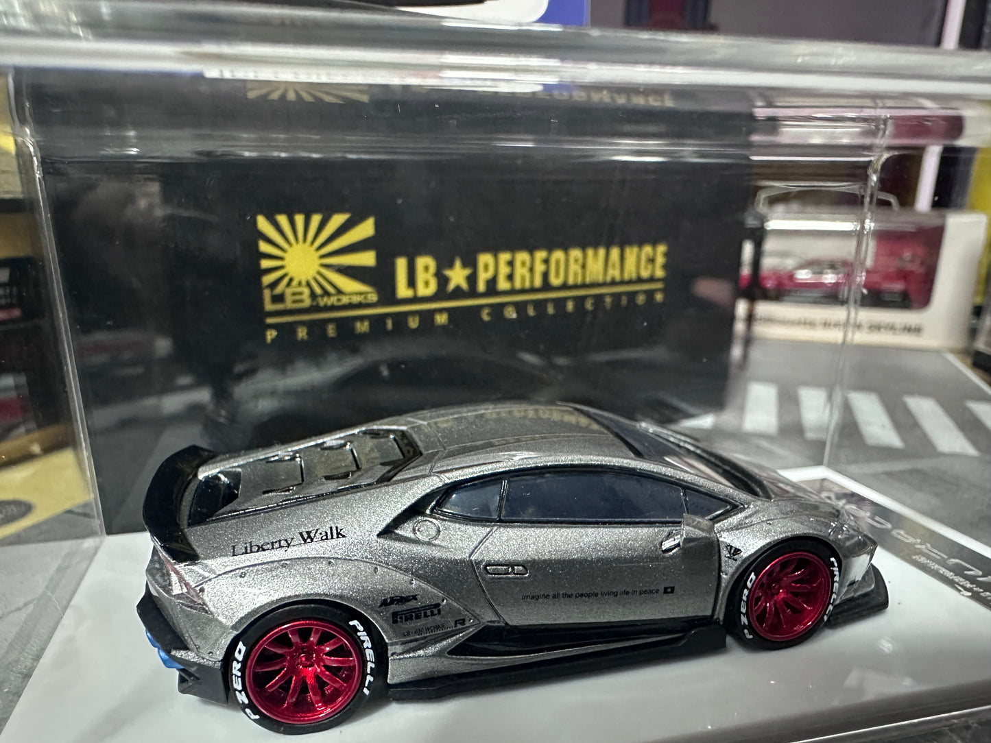 LB PERFORMANCE 1:64 LIBERTY WALK LB-WORKS Huracan LP610 Chrome Resin