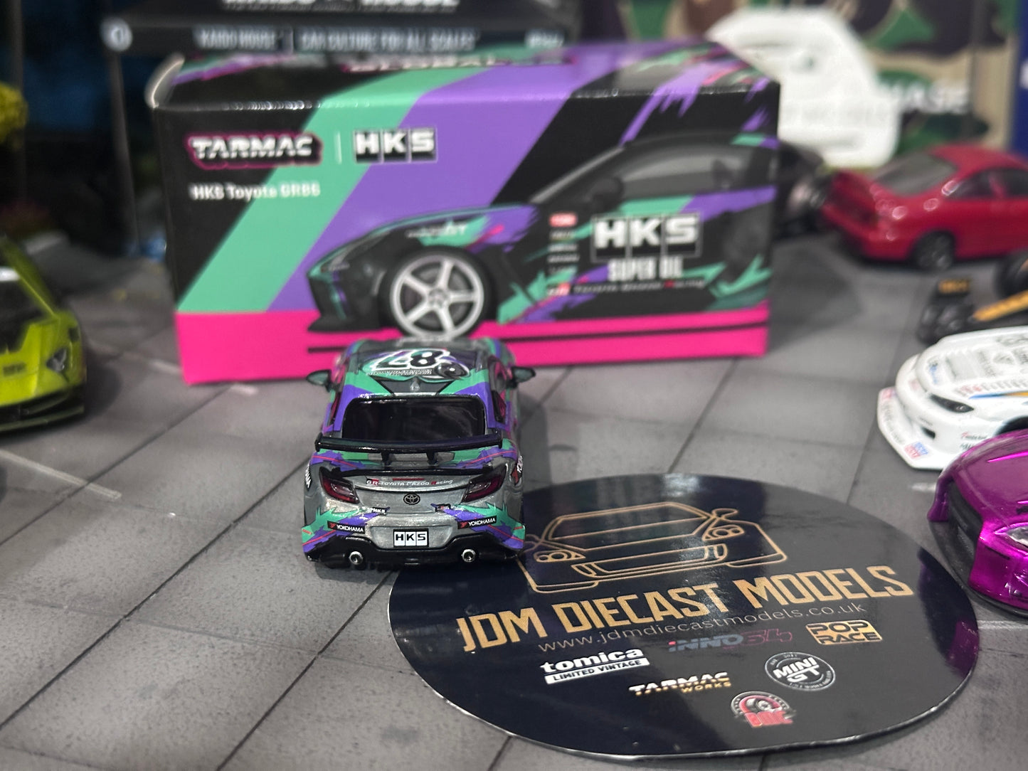 [Chase] Tarmac Works Global 64 HKS Toyota GR86 Black T64G-038-BK