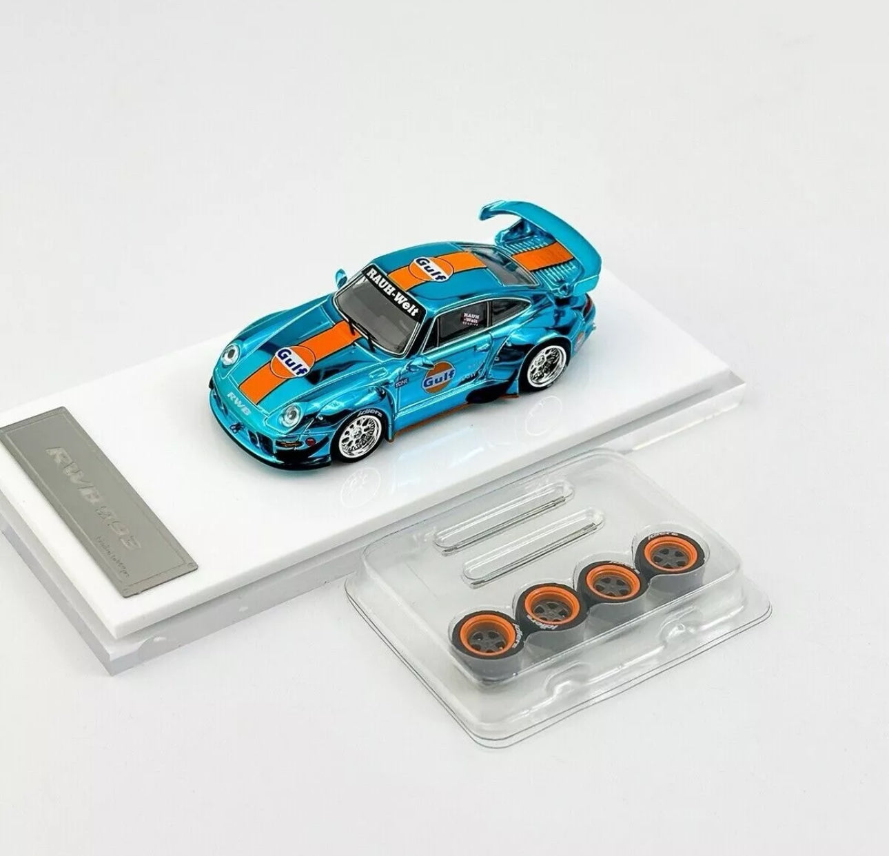 Fast Speed RWB 993 GT Chrome Gulf comes with extra sets of Wheels