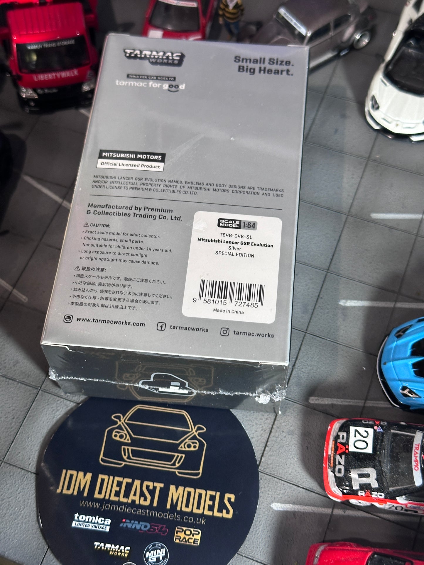 Tarmac Works Mitsubishi Lancer GSR Evolution Silver Special Edition with Tarmac Cards T64G-048-SL