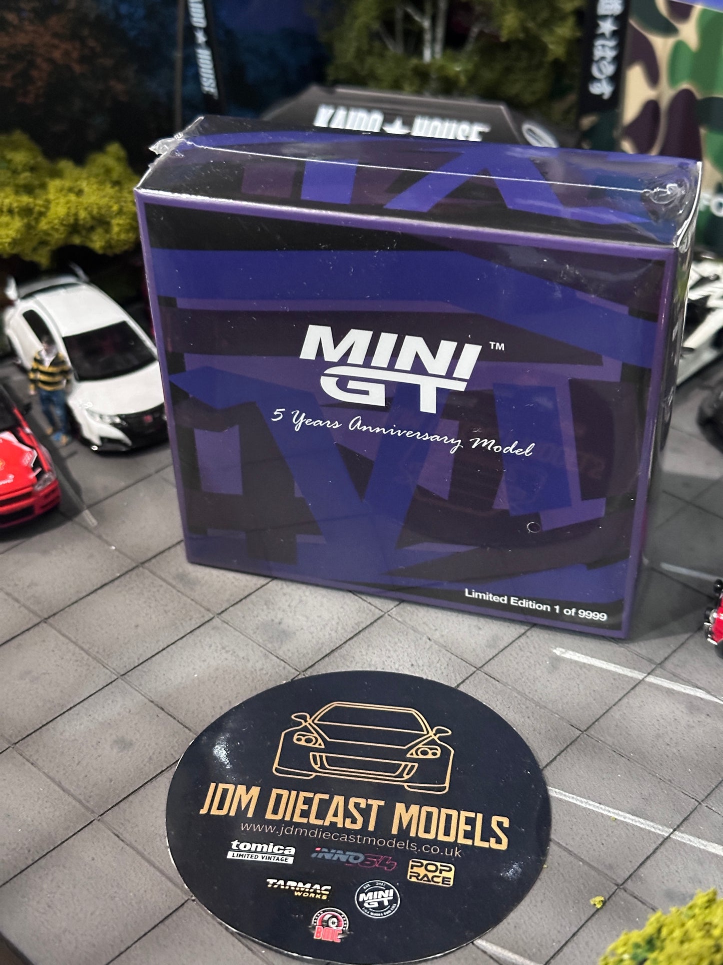 Mini GT Nissan Skyine GT-R (R34) V-Spec II MINI GT Digital Camouflage Purple MINI GT 5 Years Anniversary Model LTD 9999 pcs MGT00446-R
