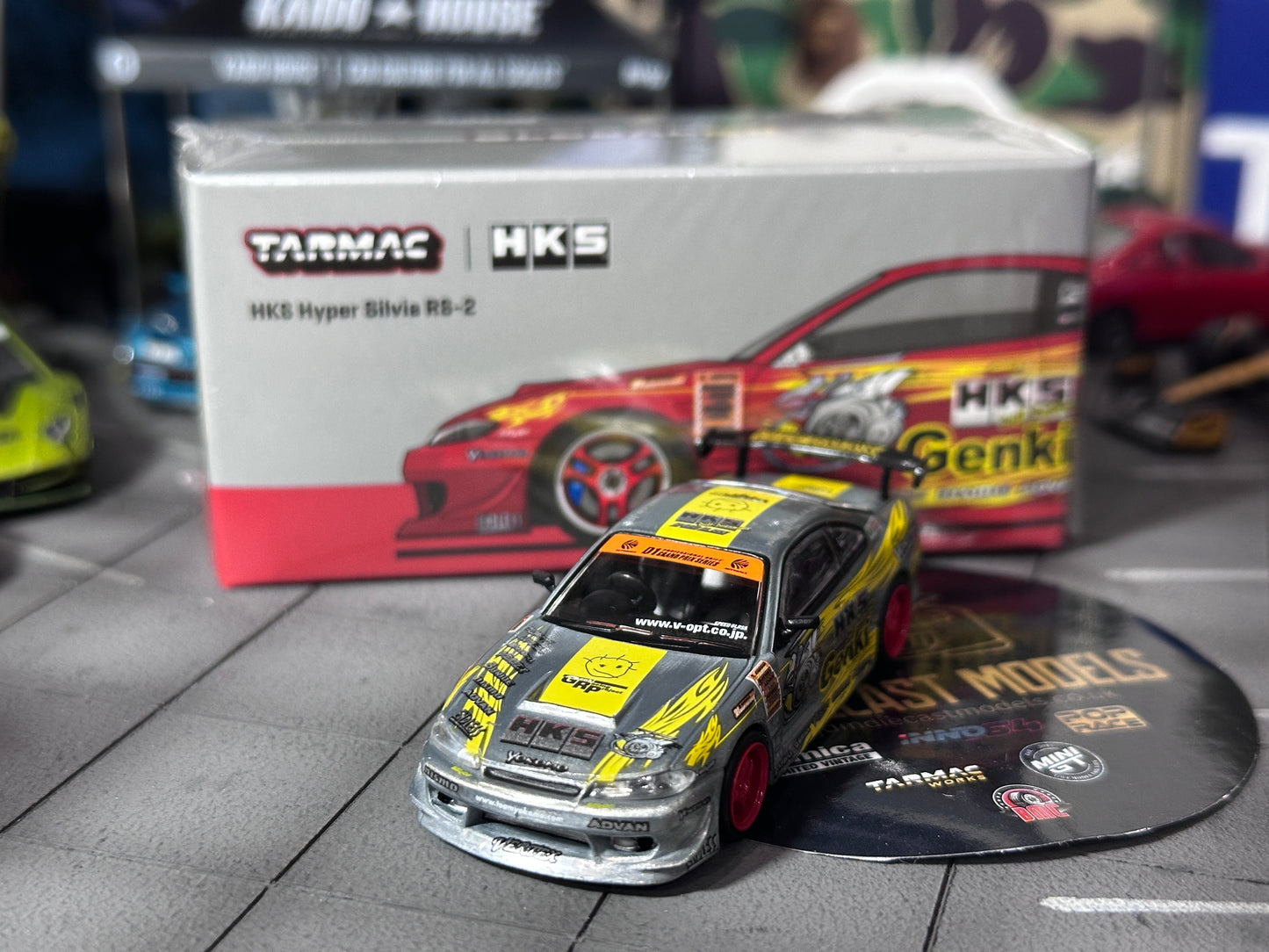 [Chase] Tarmac Works Nissan HKS Hyper Silvia RS-2 S15 (Red)
