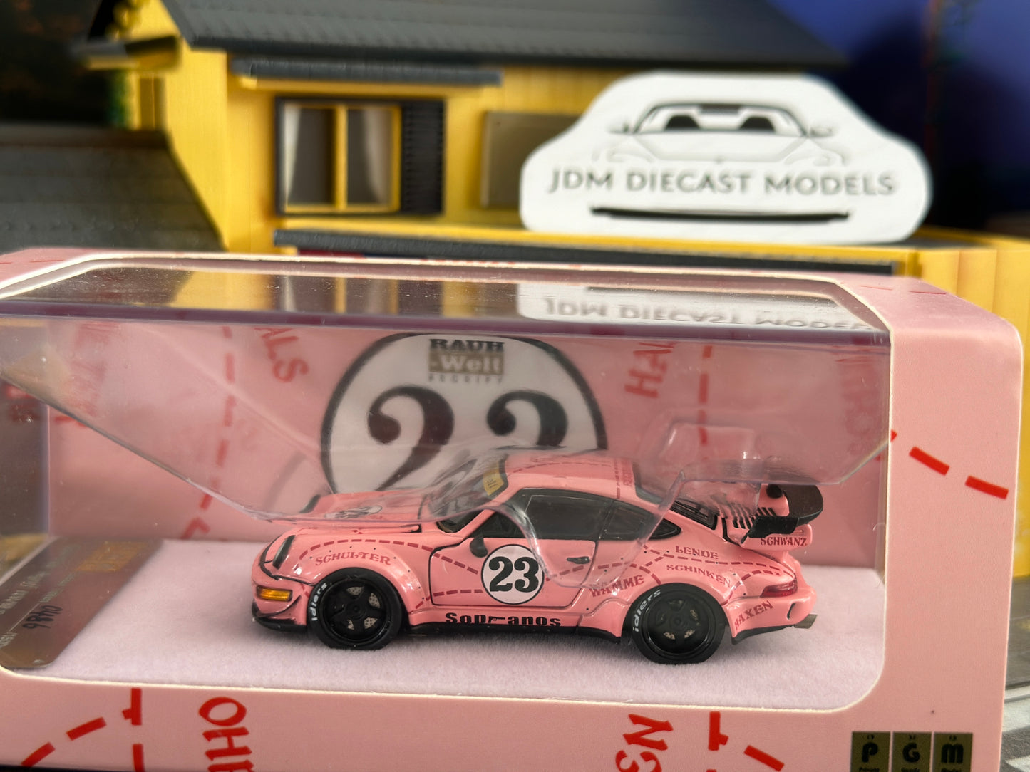 PGM MODEL PORSCHE 964 Pink Pig Fully Open