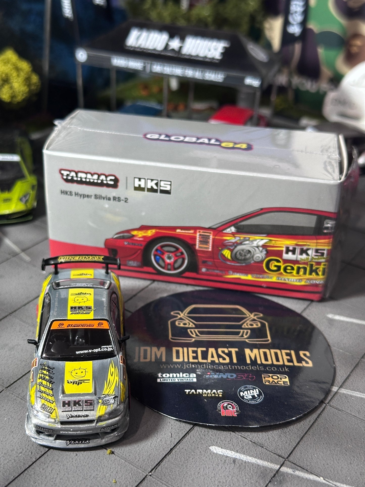 [Chase] Tarmac Works Nissan HKS Hyper Silvia RS-2 S15 (Red)