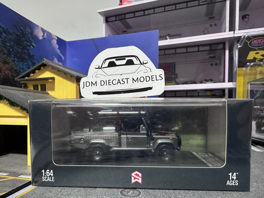 Street Weapon 1/64 Land Rover Defender "Lara Croft Tombraider"
