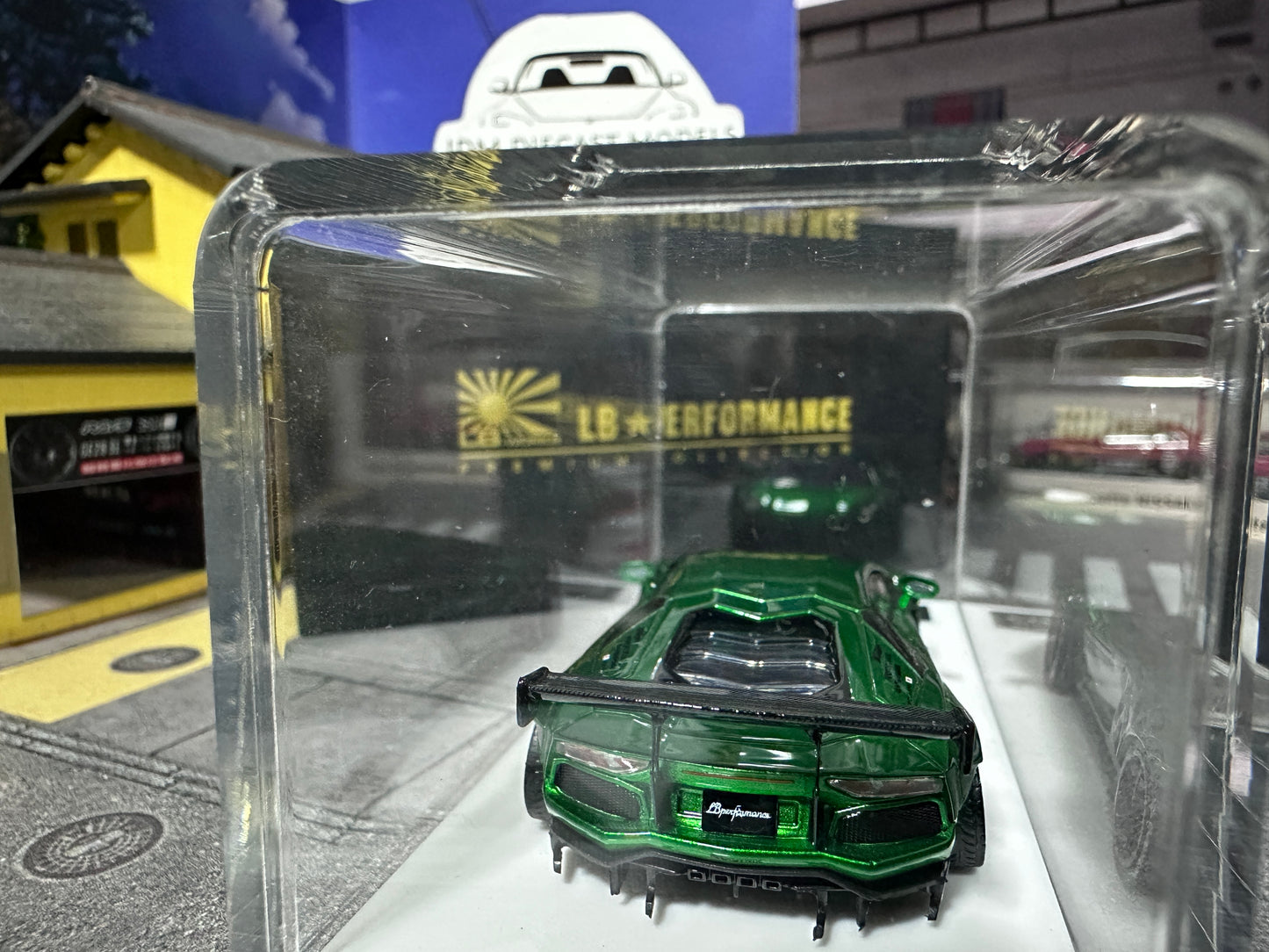 LB PERFORMANCE 1:64 LIBERTY WALK LB-WORKS Aventador LP700 Chrome Green Resin